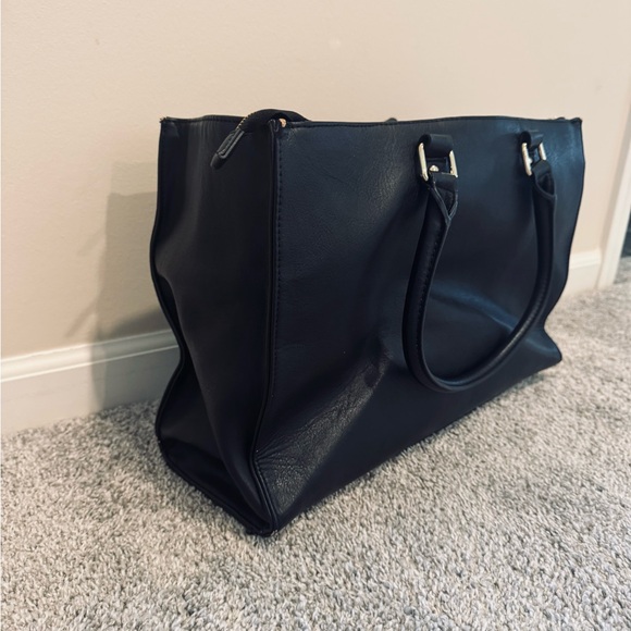 Black Leather Tote Bag - Picture 4 of 12
